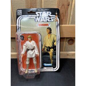 Star Wars 40th Anniversary Luke Skywalker Action Figure Kenner w/ 2 Accessories